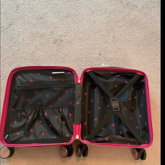 IT METALIK LUGGAGE PINK PARIS HARDSIDE LUGGAGE NEW
‼️LAST ONE IN INVENTORY ‼️ - Picture 9 of 11